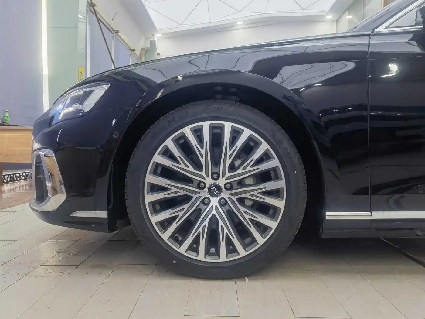 Audi A8 2024 Model A8L 50 TFSI quattro Premium Selection фото 13