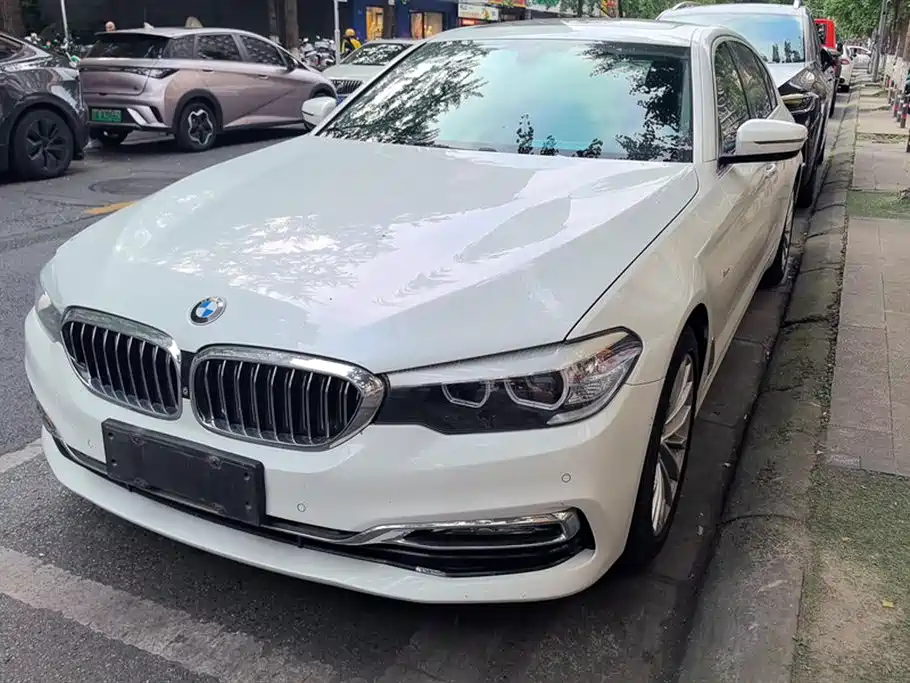 BMW 5 Series 2018 525Li Luxury Package