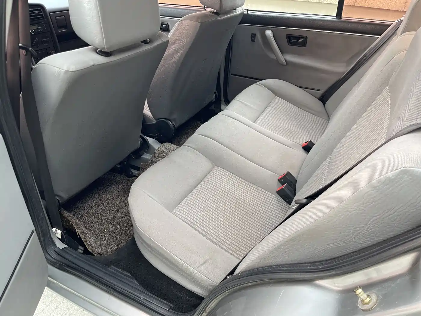 Volkswagen Jetta 2010 1.6L Partner фото 6