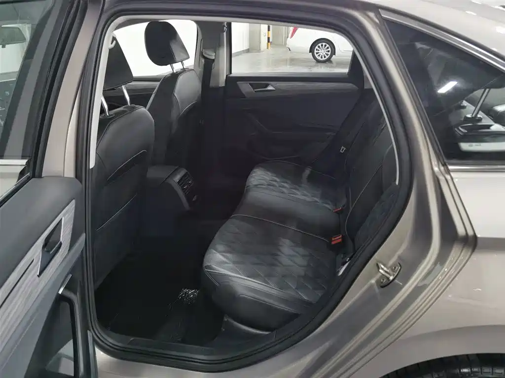 Volkswagen Sagitar 2023 300TSI DSG Surpassing Edition фото 15