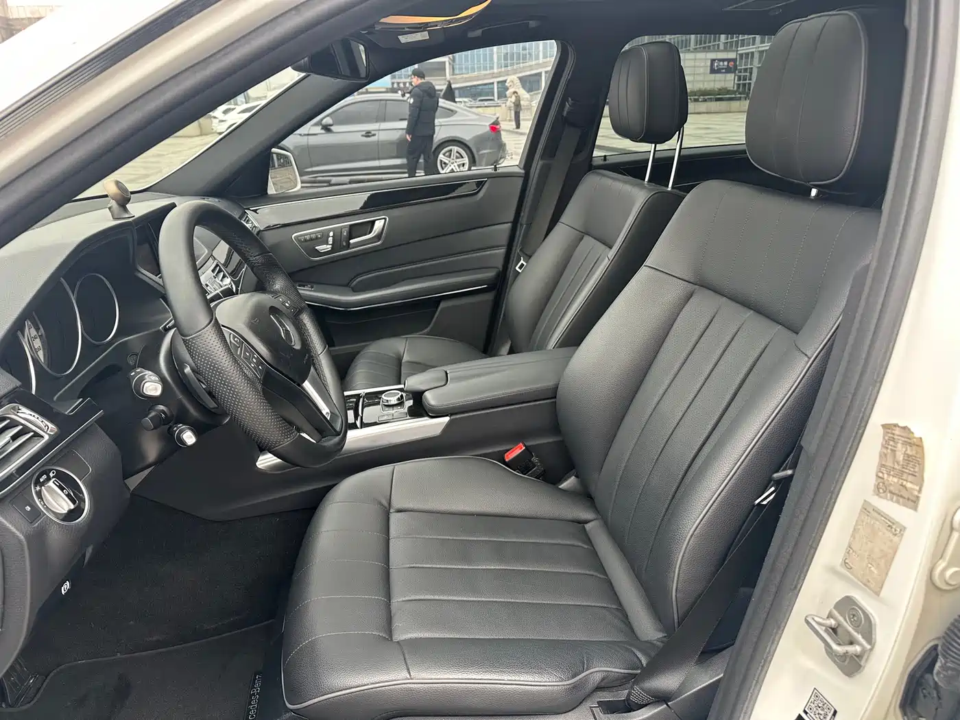 Mercedes-Benz E-Class 2015 E 260 L Sport фото 15