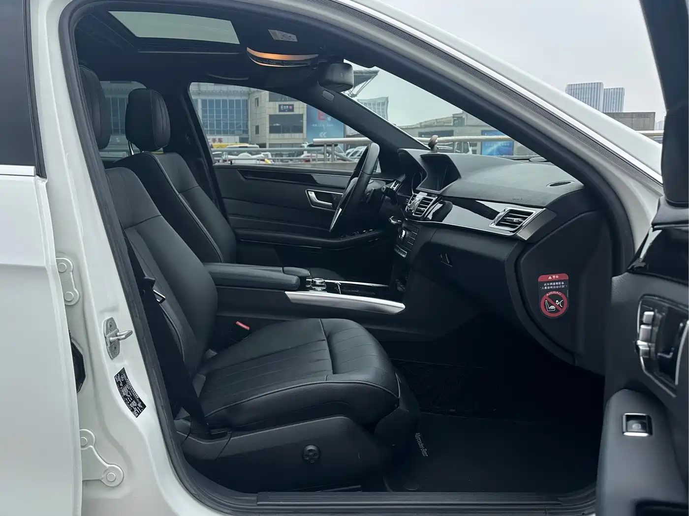 Mercedes-Benz E-Class 2015 E 260 L Sport фото 23