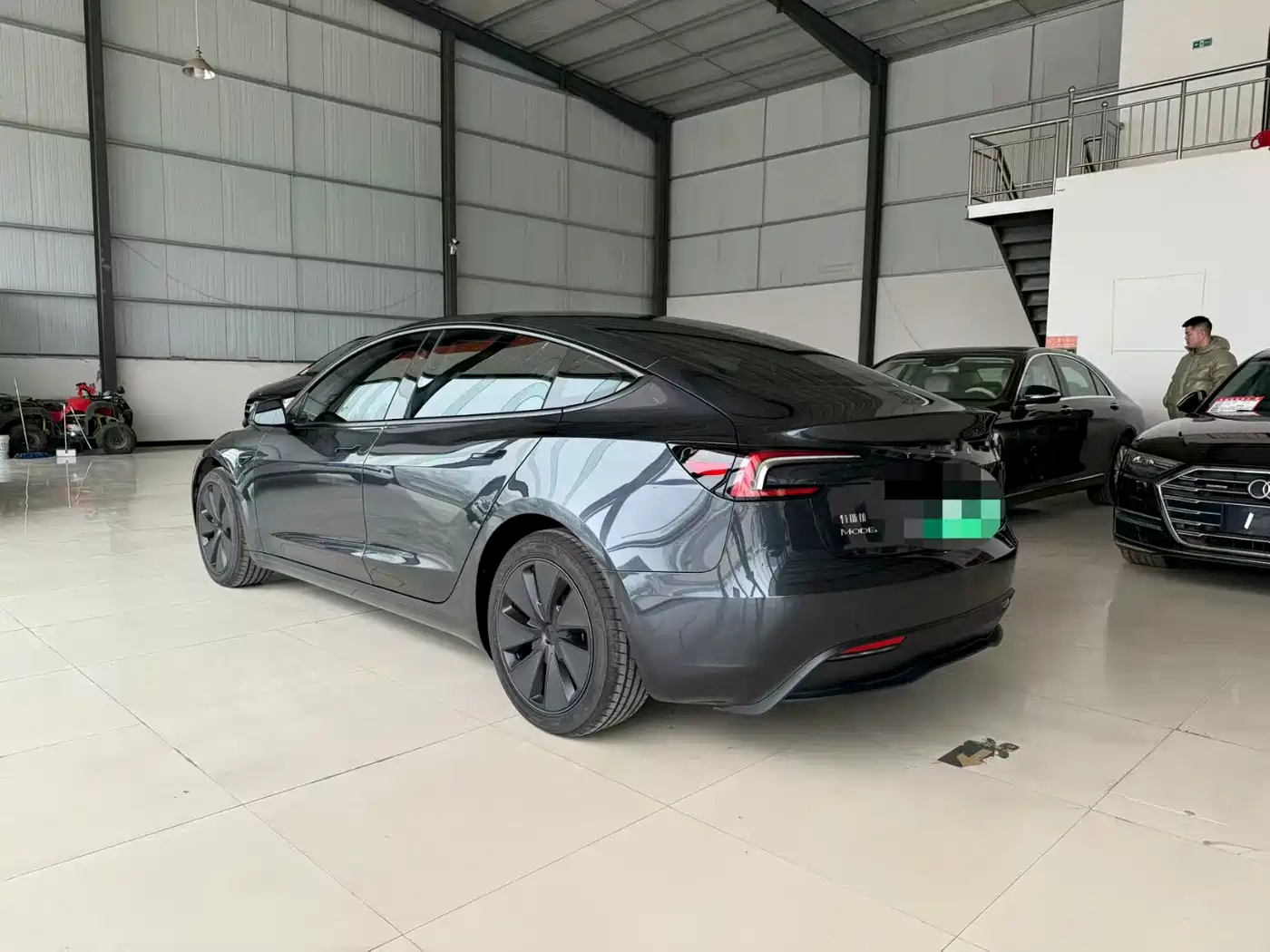 TESLA MODEL 3