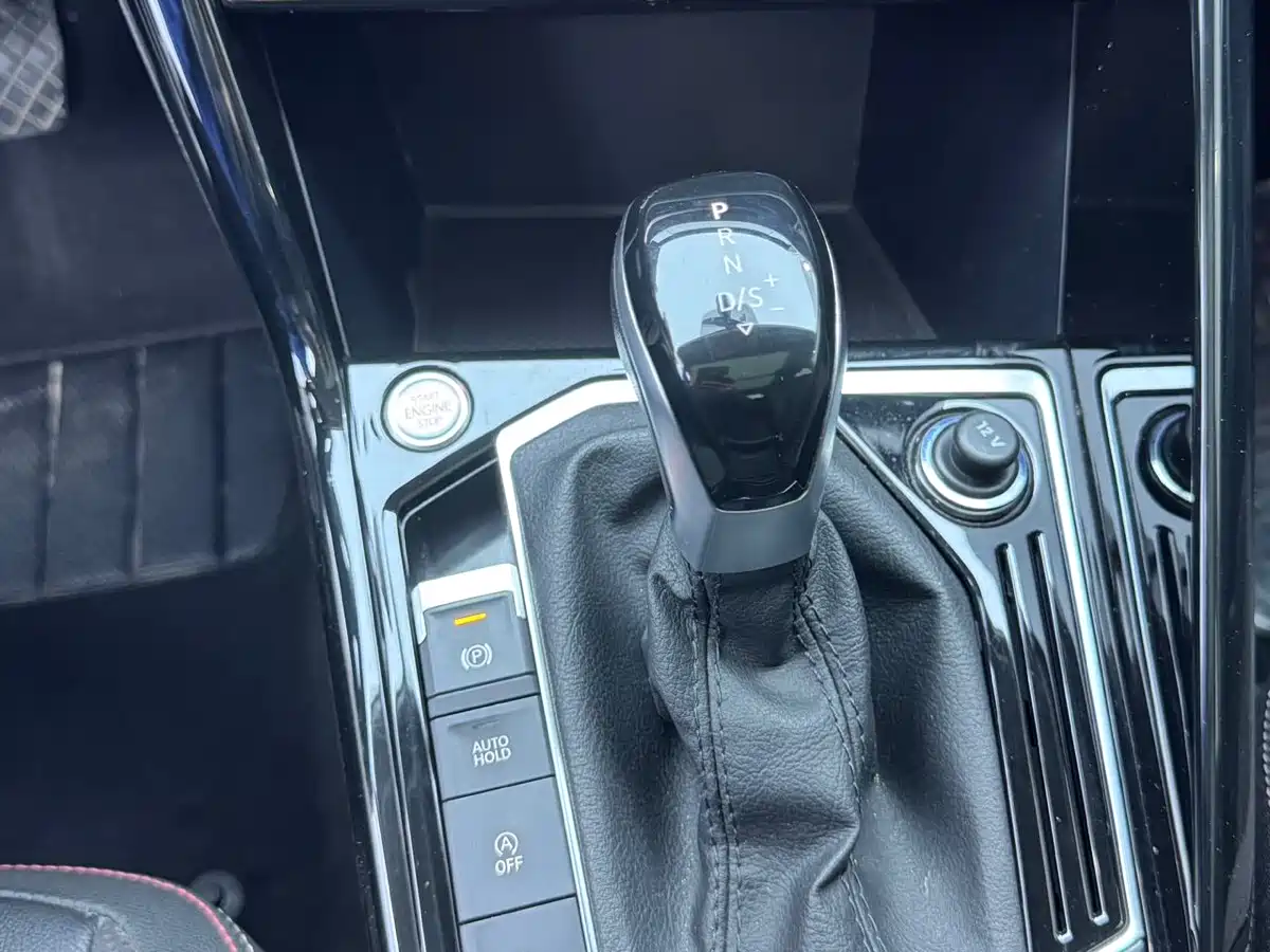 Volkswagen Tayron 2022 280TSI 2WD Luxury Smart Connect Edition фото 8