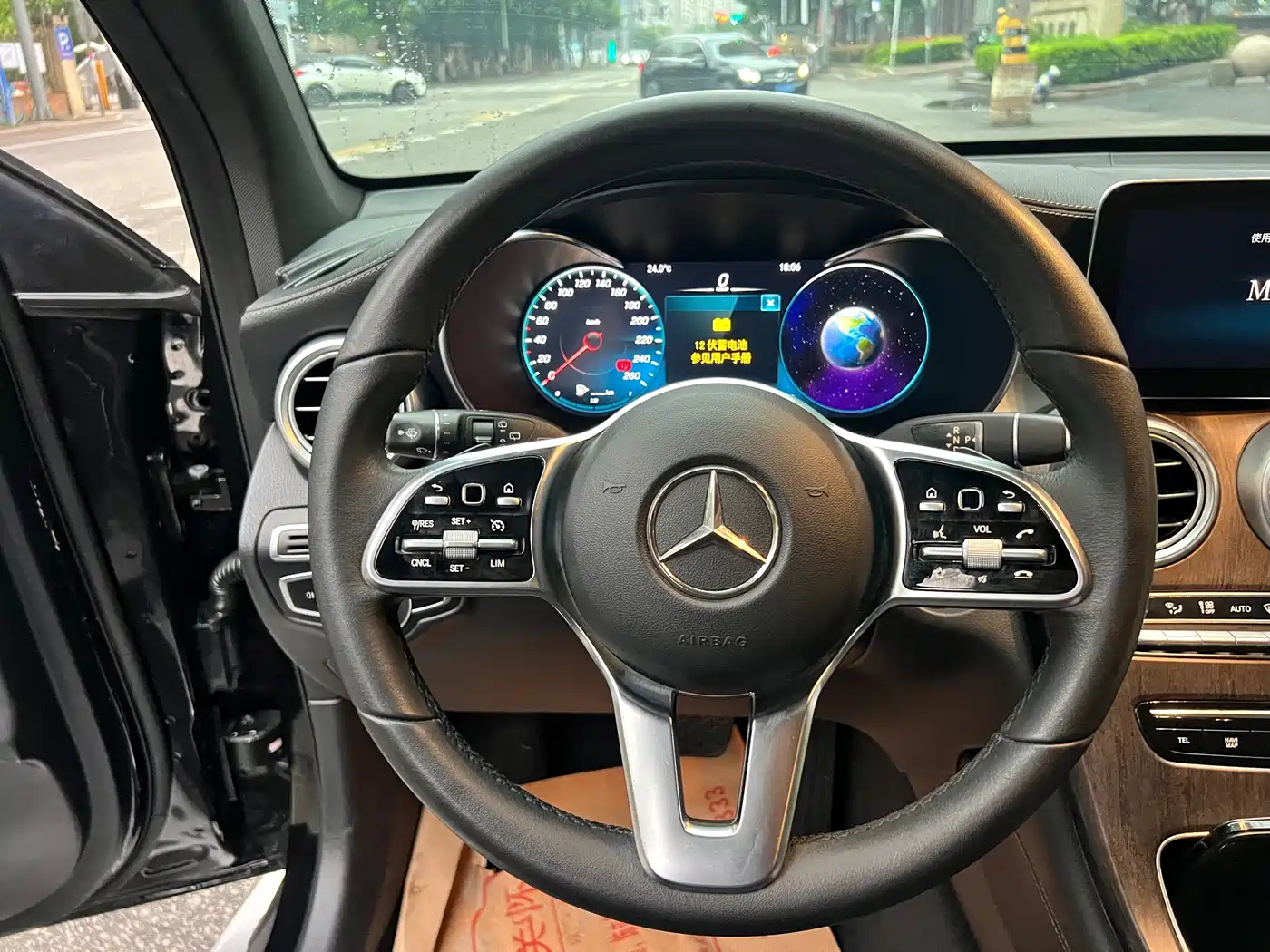 Mercedes-Benz GLC 2022 Facelift GLC 260 L 4MATIC Luxury Model фото 23