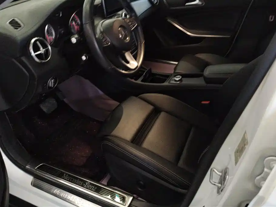 Mercedes-Benz GLA 2016 GLA 200 Fashion фото 9