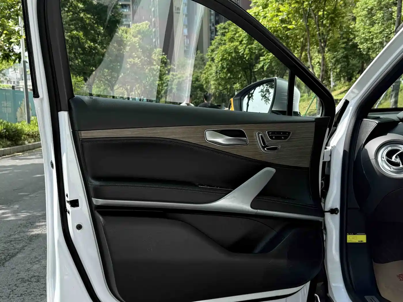 Denza X 2020 Model PHEV Flagship Edition фото 10