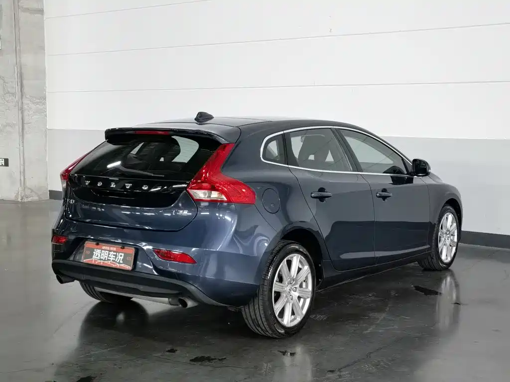 Volvo V40 2018 2018 T3 R-Design Edition