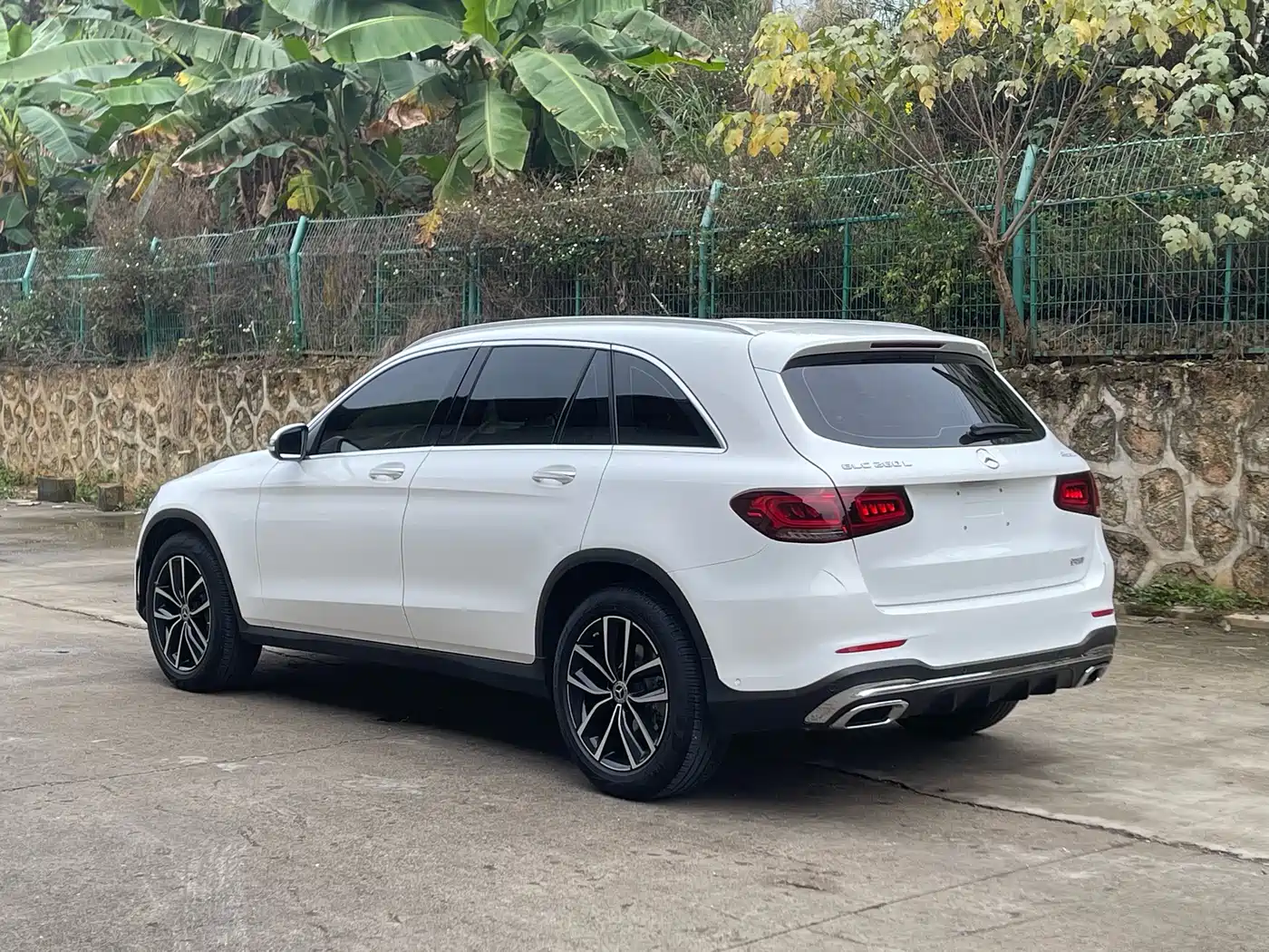 MERCEDES-BENZ GLC