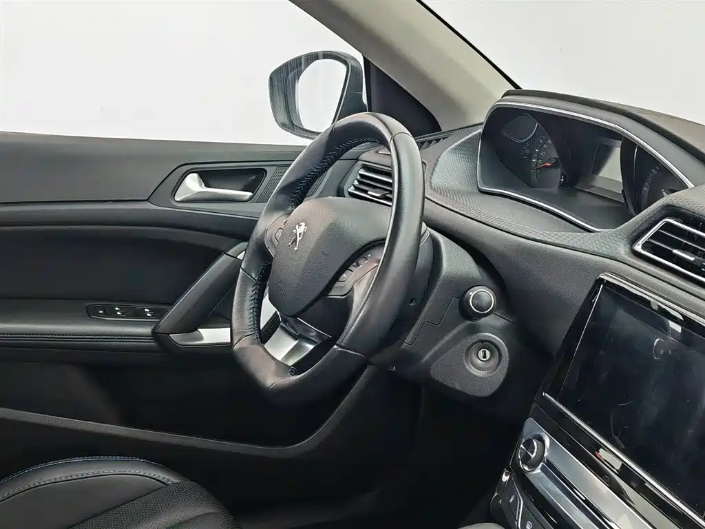 Peugeot 308 2019 1.6L Automatic Luxury Version China V фото 22