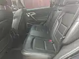 Фото 14 - Geely Atlas