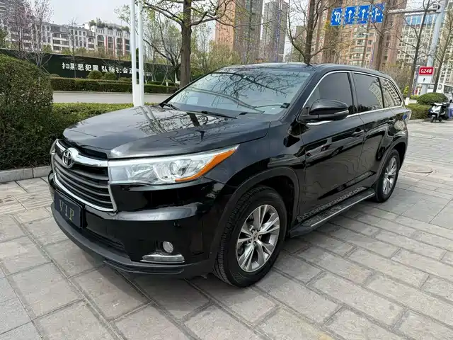 TOYOTA HIGHLANDER