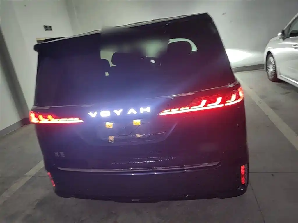 Voyah Auto Voyah Dreamer 2025 PHEV AWD Flagship Kunpeng Edition фото 6