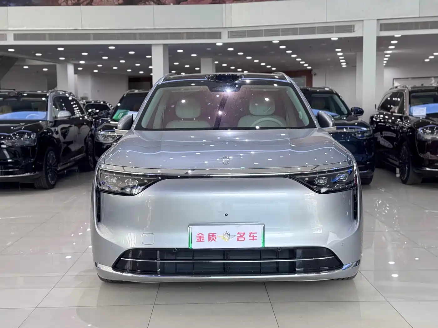 AITO Wenjie AITO M8 2025 Model Extended Range Max+ Edition 53.4kWh 6-Seater фото 2