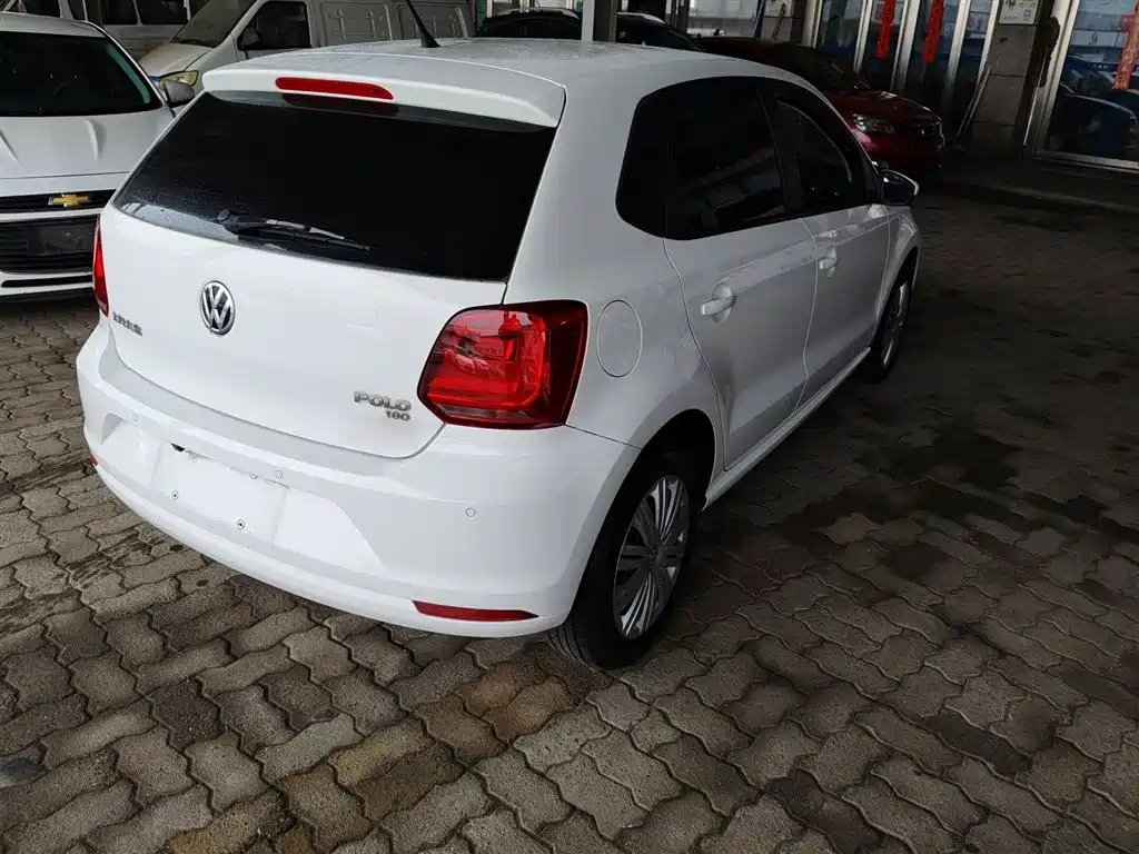 Volkswagen Polo 2016 1.6L Automatic Comfort фото 25