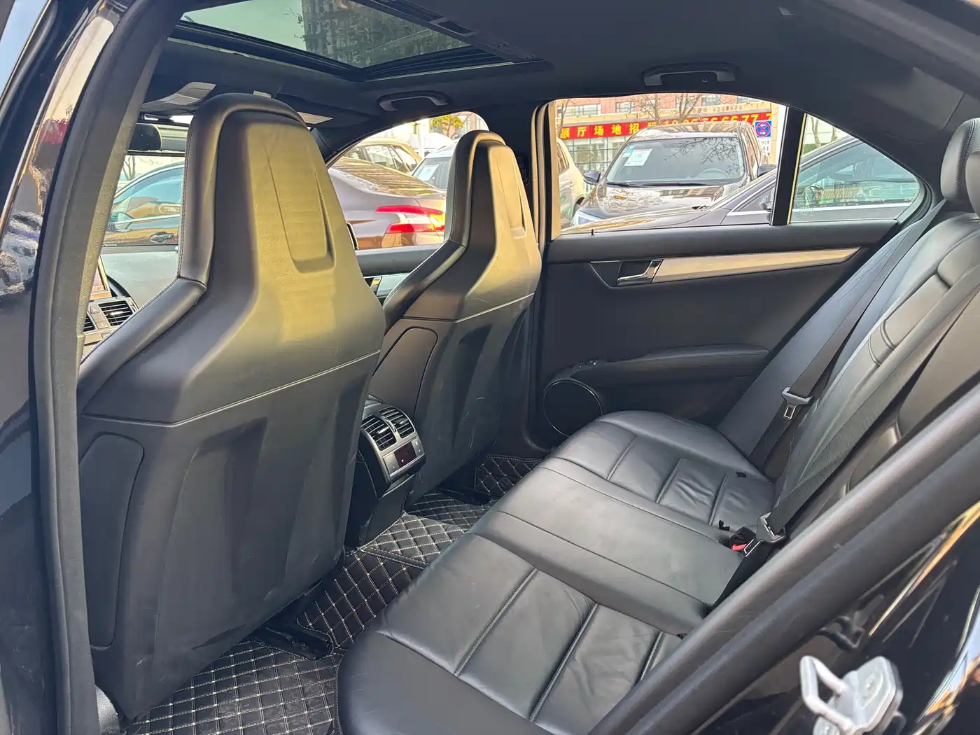 Mercedes-Benz C-Class AMG 2010 AMG C 63 Sport Enhanced Edition фото 8