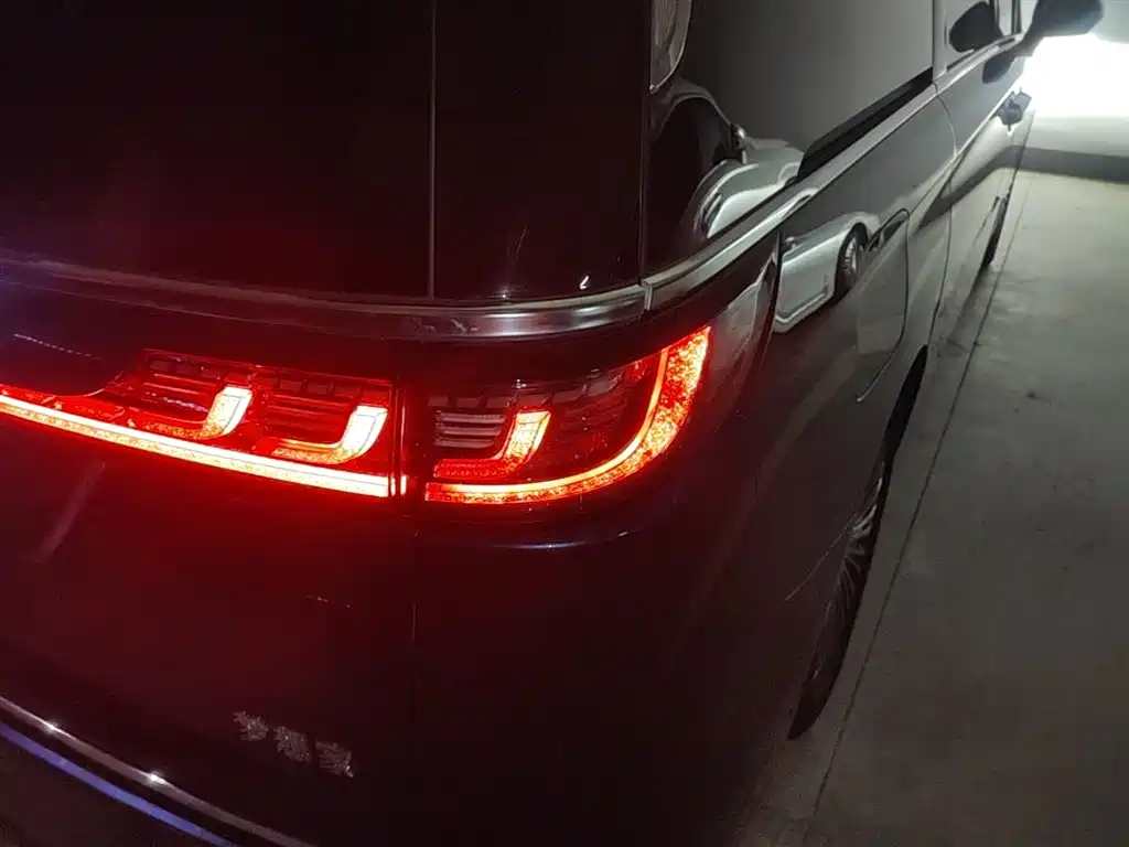 Voyah Auto Voyah Dreamer 2025 PHEV AWD Flagship Kunpeng Edition фото 8
