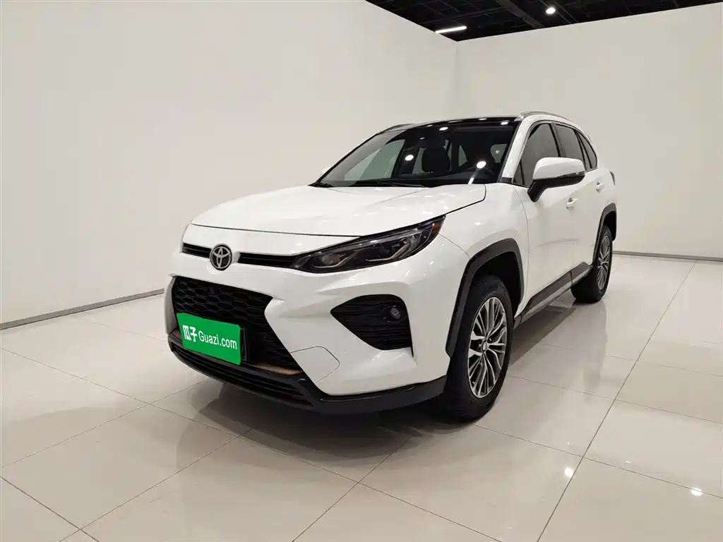 Toyota Wildlander 2024 2.0L CVT 2WD Luxury PLUS Edition фото 2