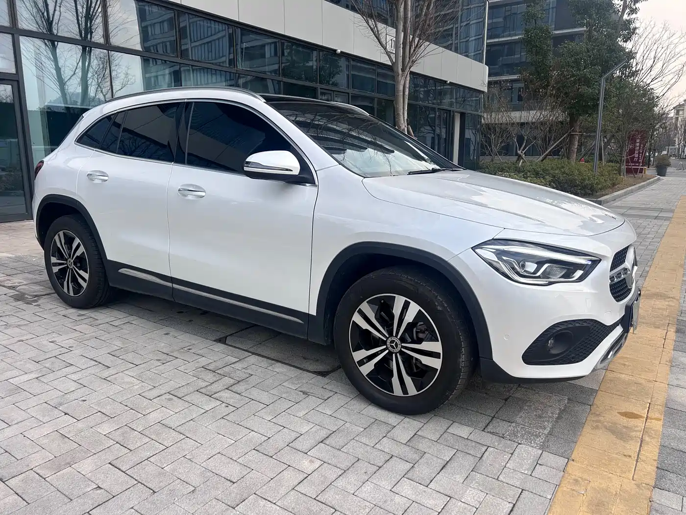 Mercedes-Benz GLA 2023 GLA 220 фото 2