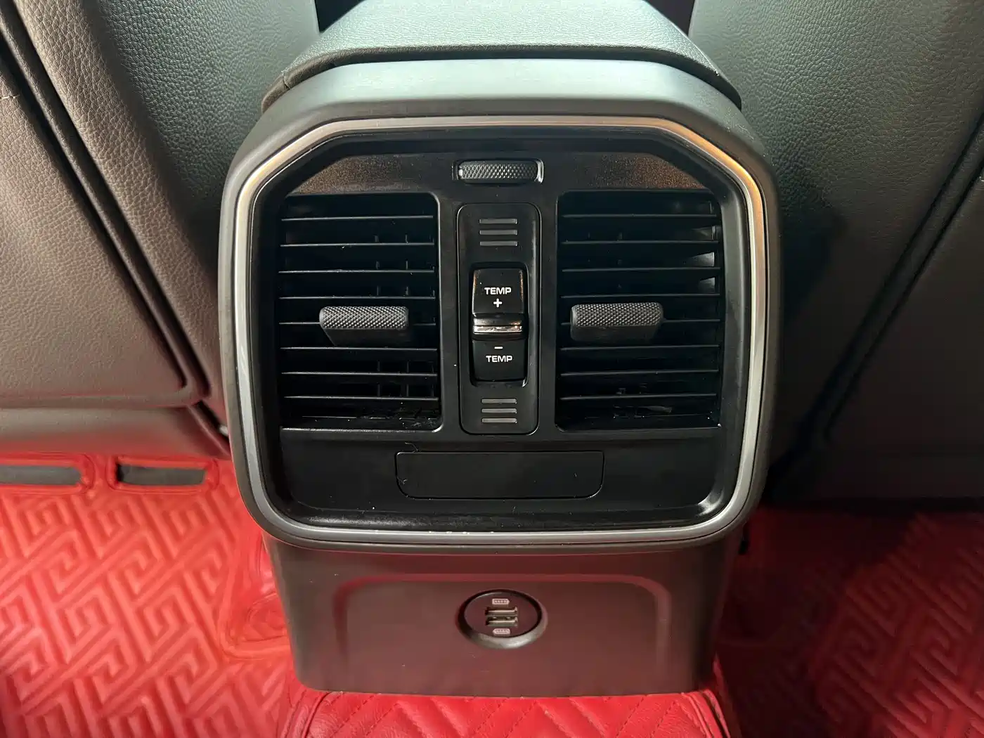 Porsche Macan 2018 Macan 2.0T фото 15