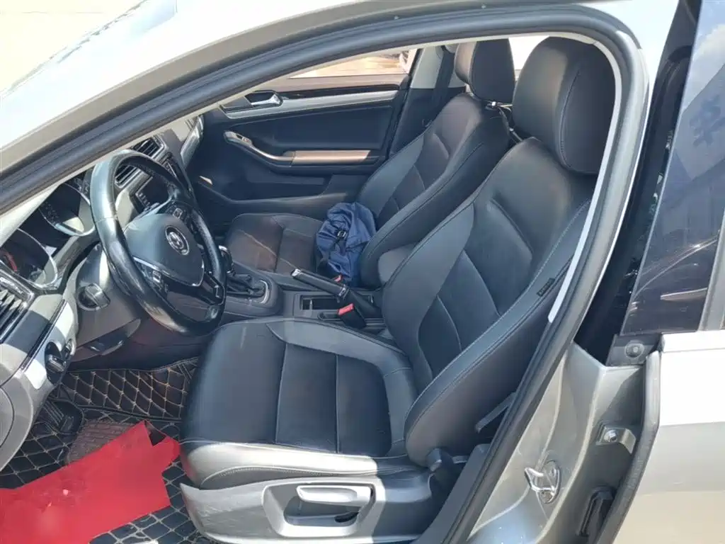 Volkswagen Sagitar 2017 230TSI Automatic Comfort фото 15