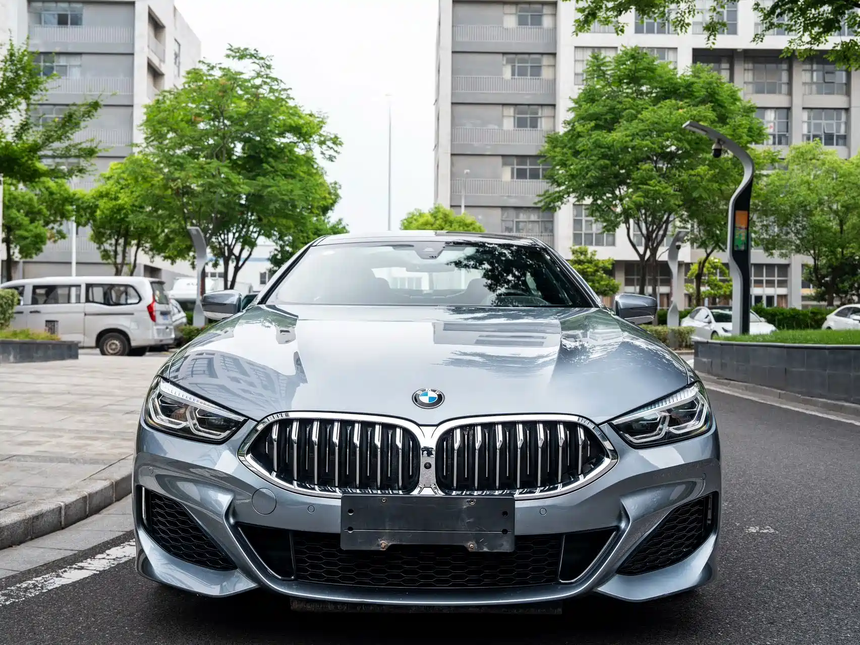 Фото 2 - BMW 8 Series