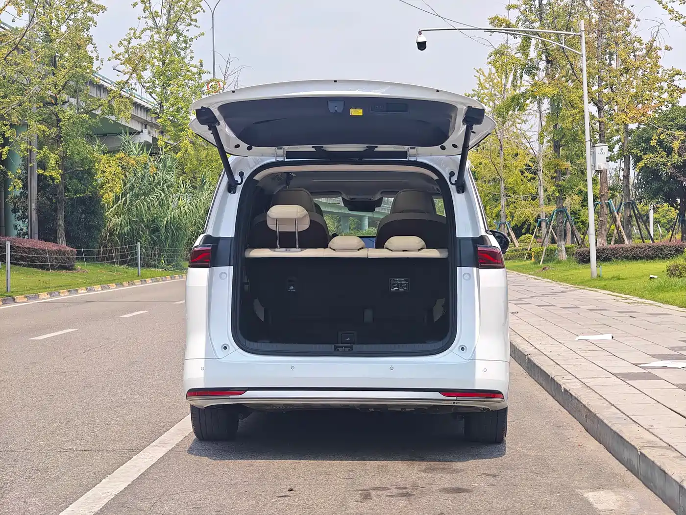 BYD Xia 2025 2025 DM-i 1.5T 180km Surpass Edition