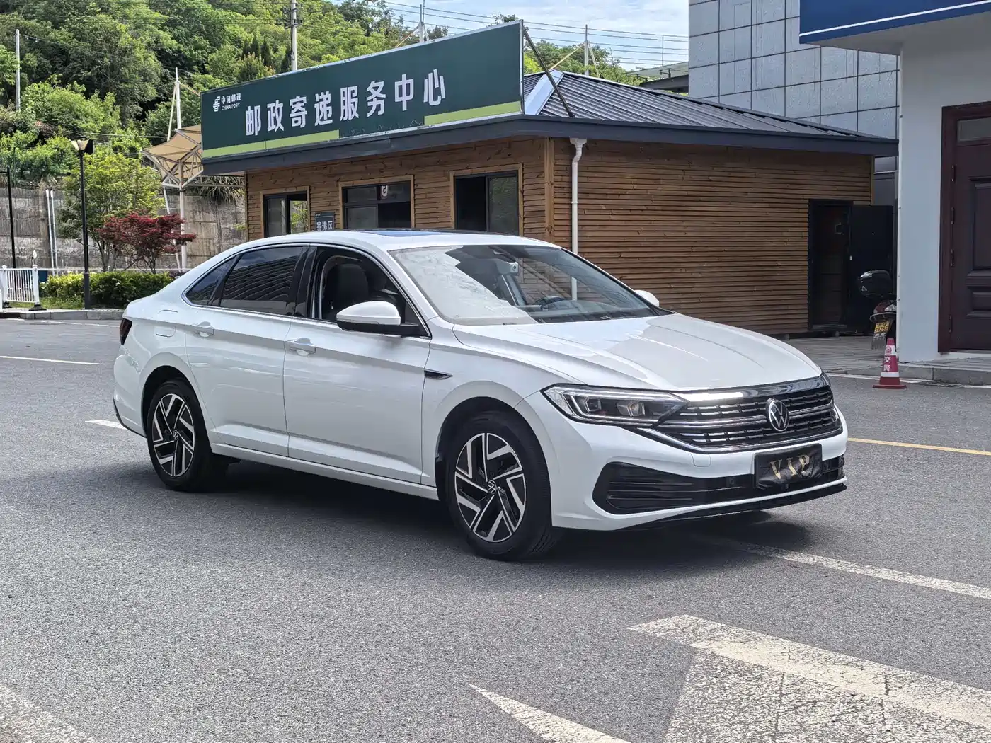 Volkswagen Sagitar 2023 300TSI DSG Surpassing Edition фото 8