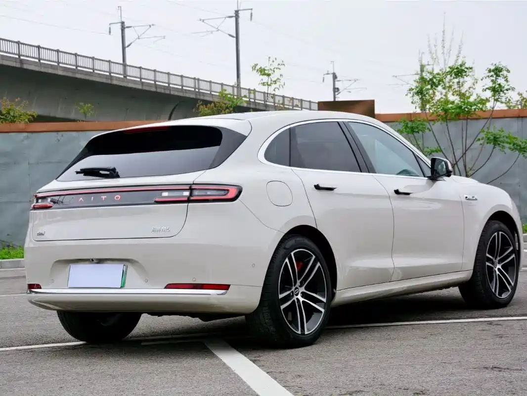 AITO Wenjie AITO M5 2025 Extended Range Ultra AWD фото 7