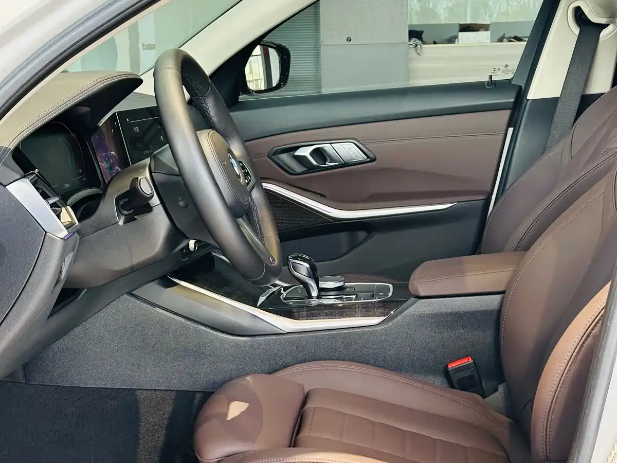 BMW 3 Series 2021 325Li M Sport Package фото 16