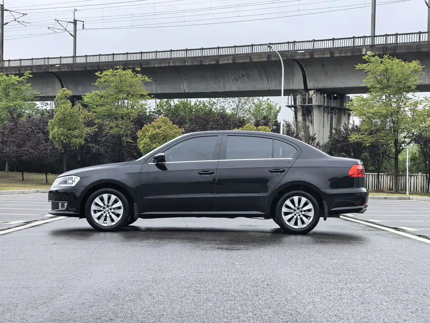 Volkswagen Lavida 2013 1.6L Manual Comfort Edition фото 6