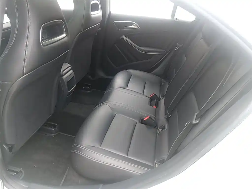 Mercedes-Benz CLA (Import) 2016 CLA 200 Fashion фото 17
