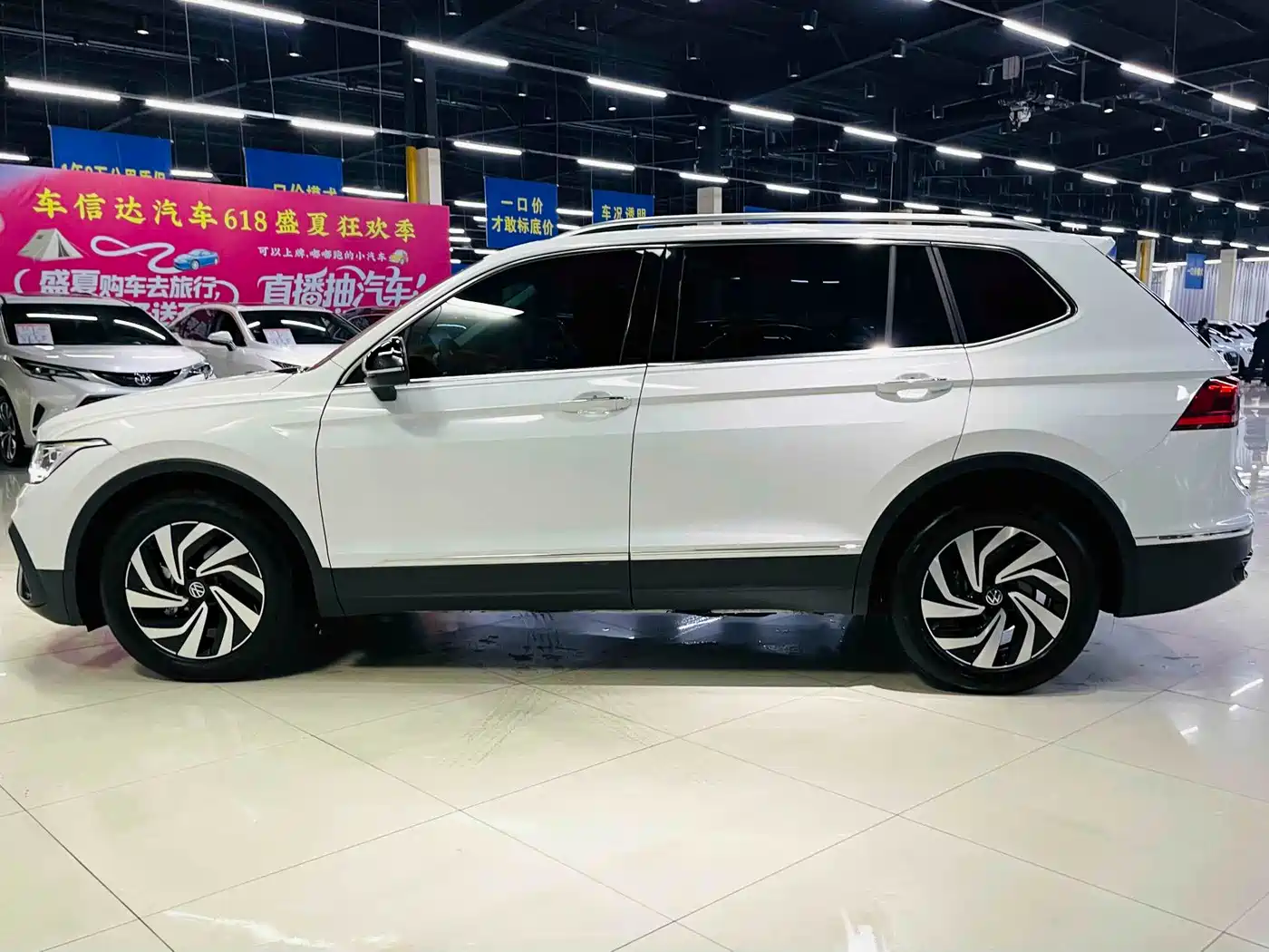 Volkswagen Tiguan L 2024 300TSI Auto 2WD Smart Edition фото 3