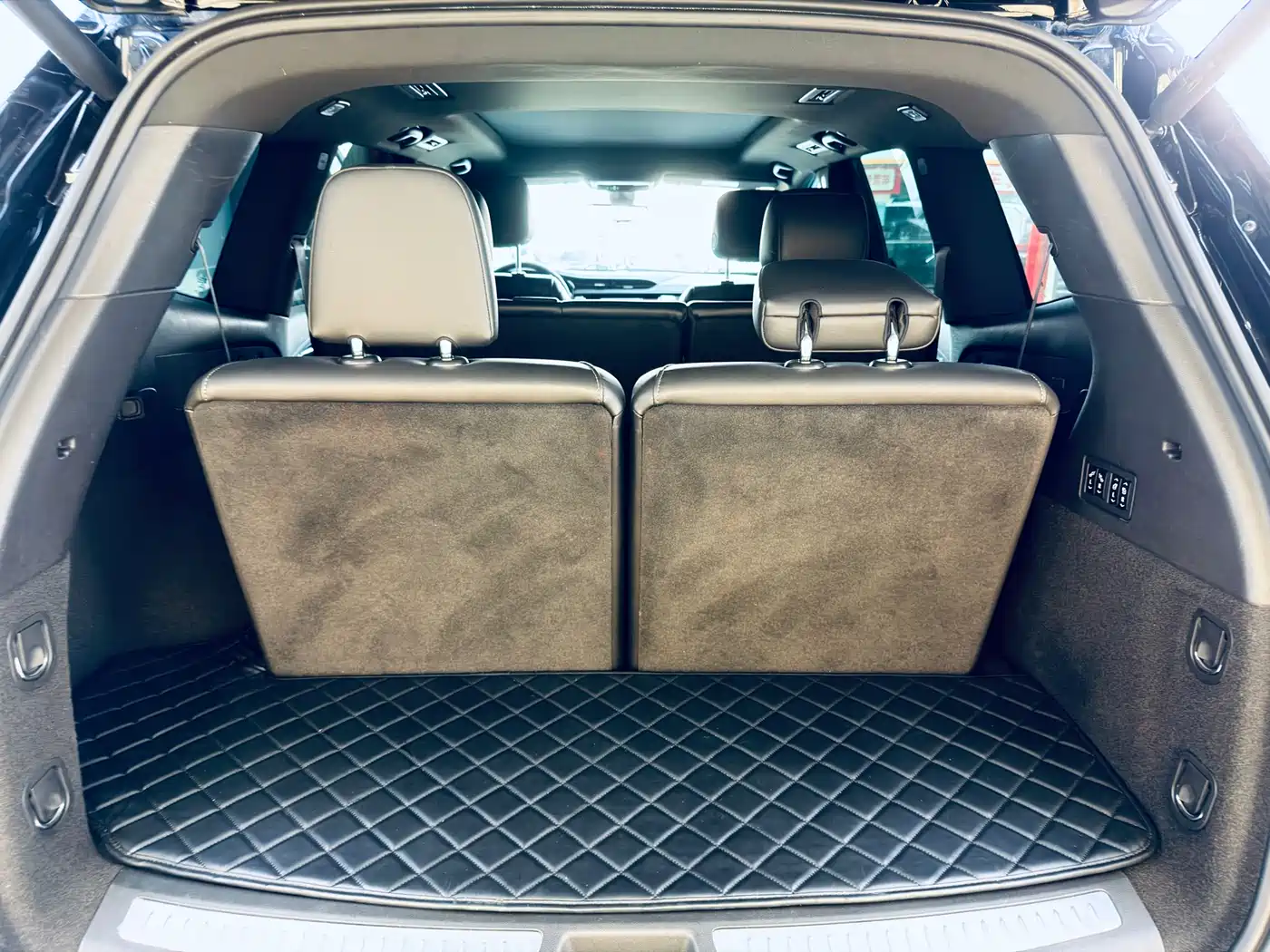 Фото 18 - Cadillac XT6