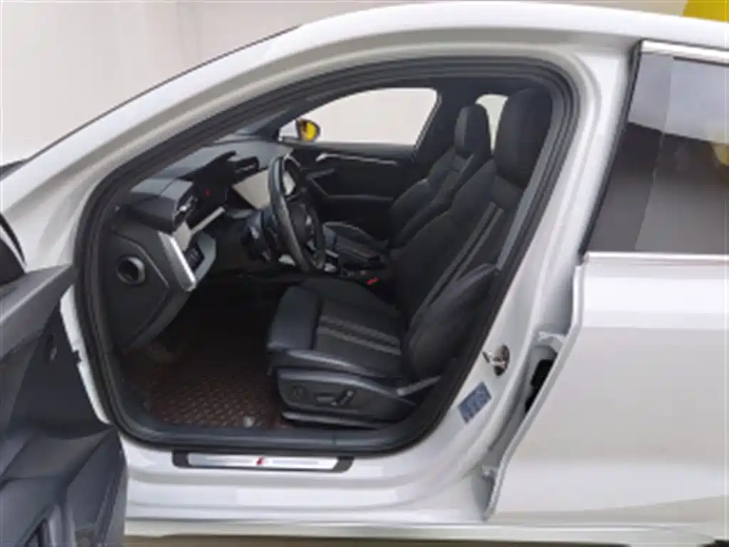 Audi A3 2023 Facelift Sportback 35 TFSI Progressive Sport фото 4