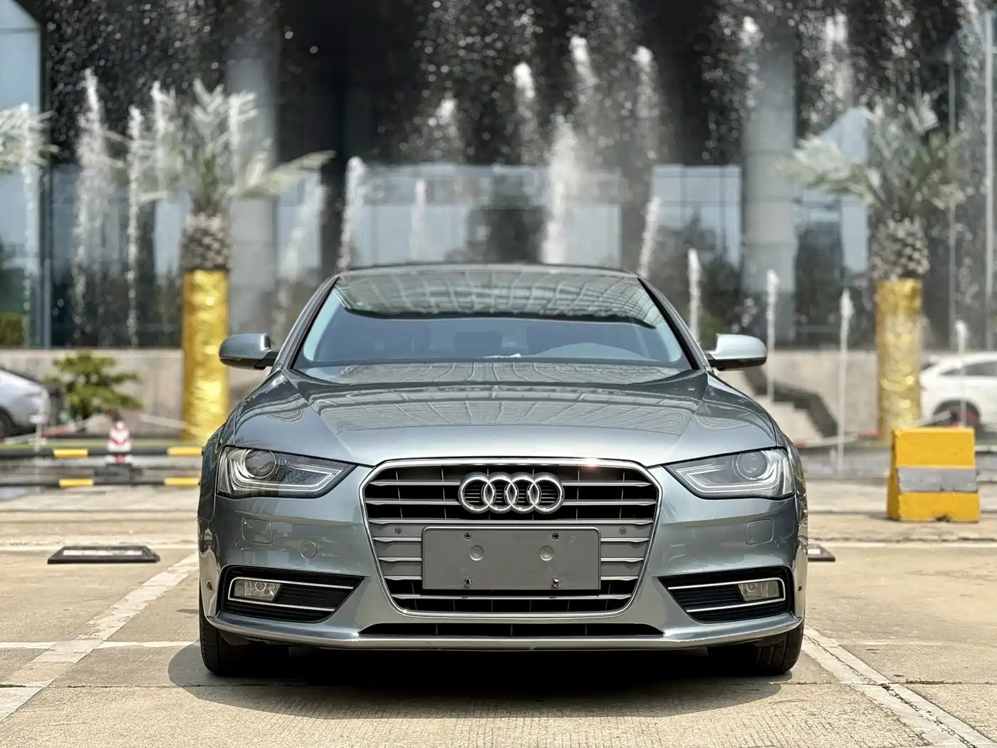 Audi A4L 2013 35 TFSI Automatic Standard фото 2