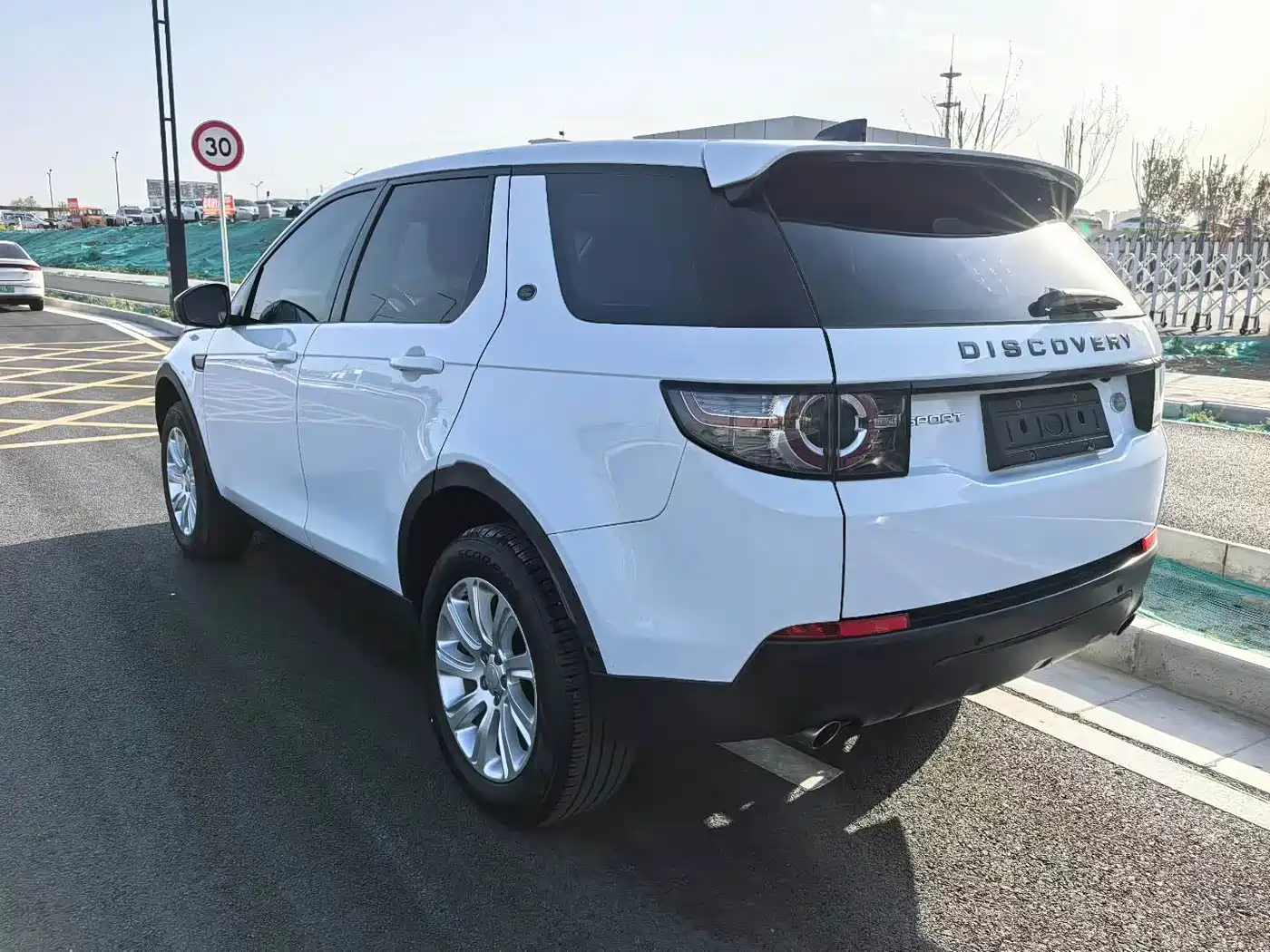 Land Rover Discovery Sport 2018 240PS PURE Edition фото 9