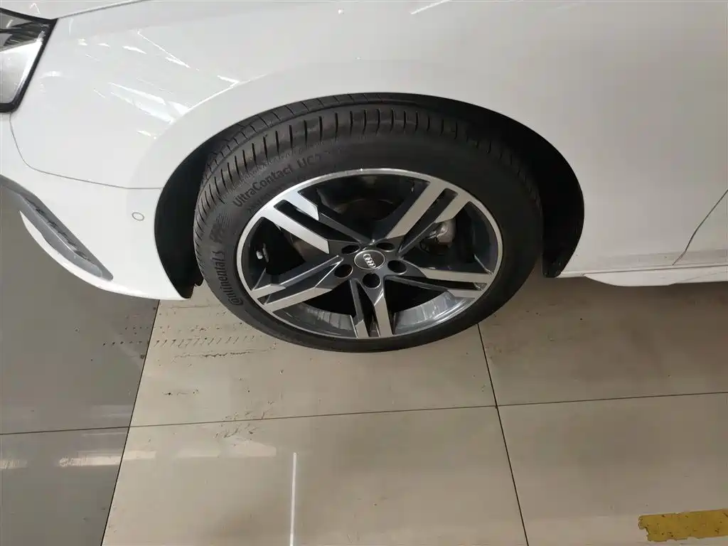 Audi A4L 2020 40 TFSI quattro Luxury Dynamic фото 23