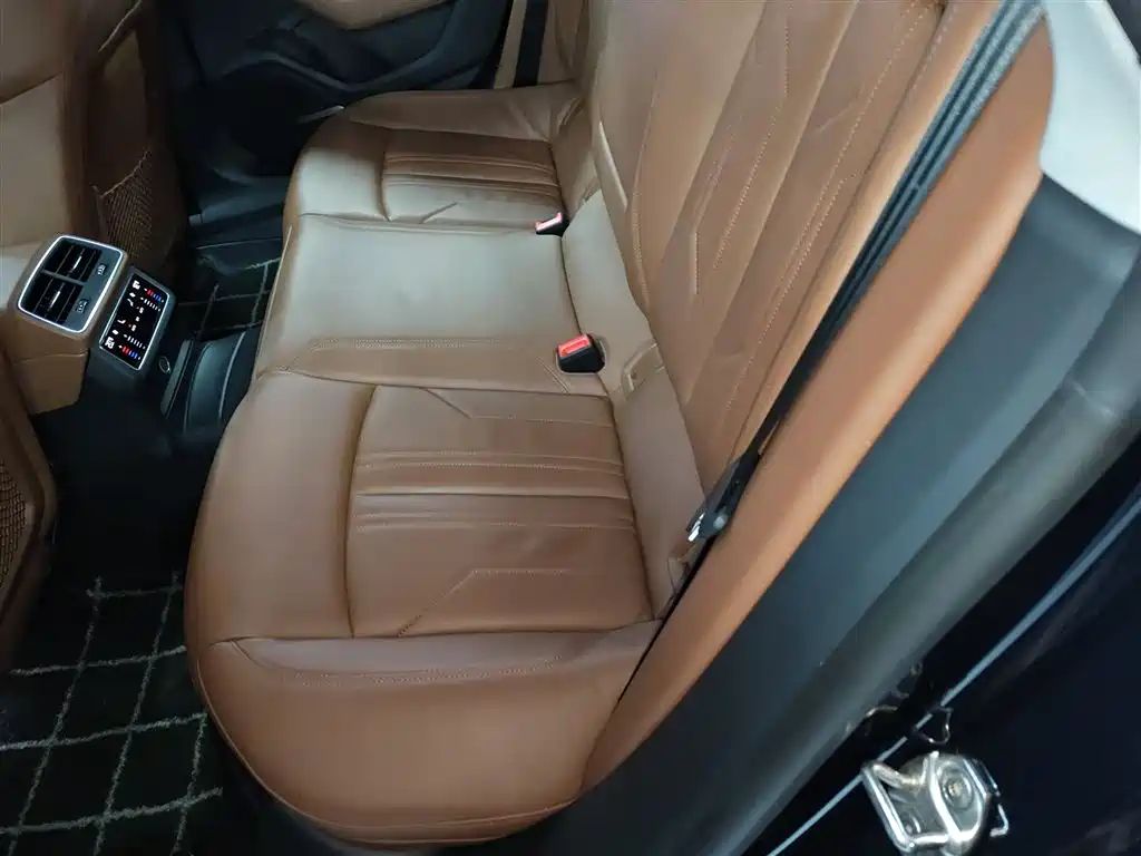 Audi A7 2023 Model 45 TFSI Premium Selection Edition фото 13