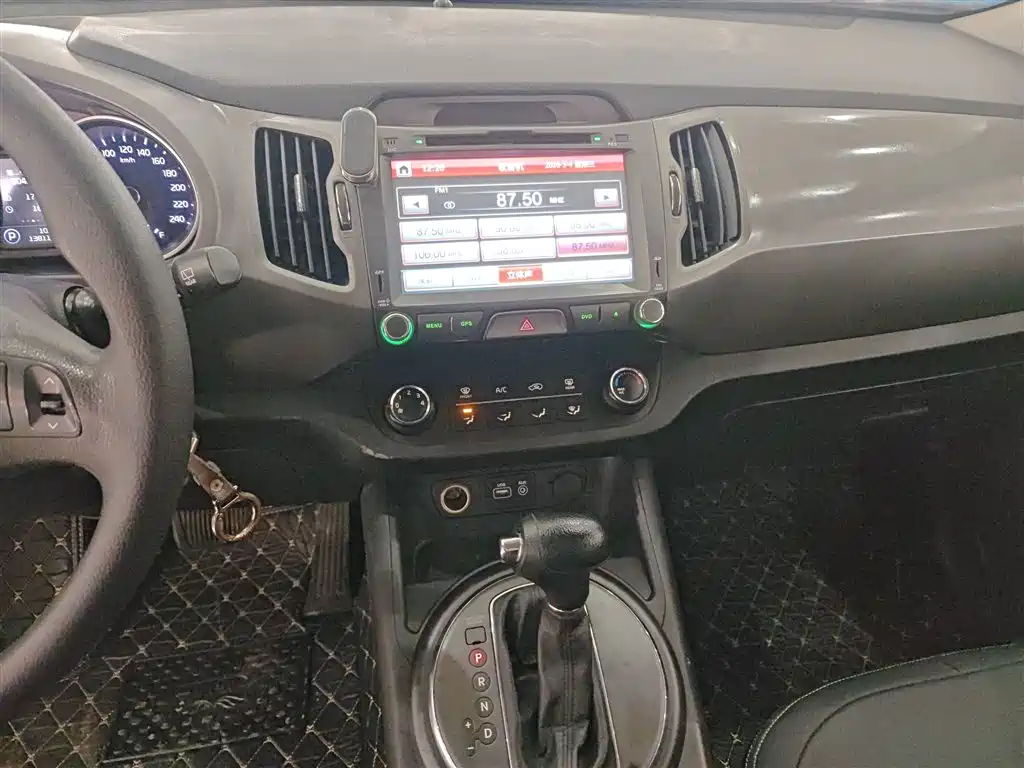 Kia Sportage 2015 2.0L Automatic 2WD GL фото 13