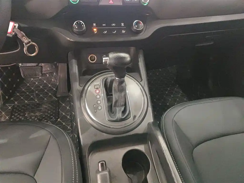 Kia Sportage 2015 2.0L Automatic 2WD GL фото 14