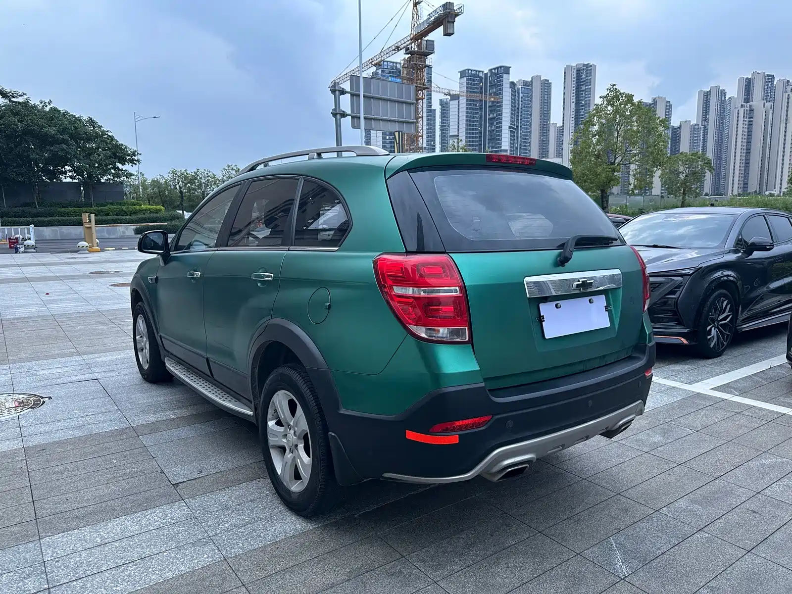 Photo 7 - Chevrolet Captiva