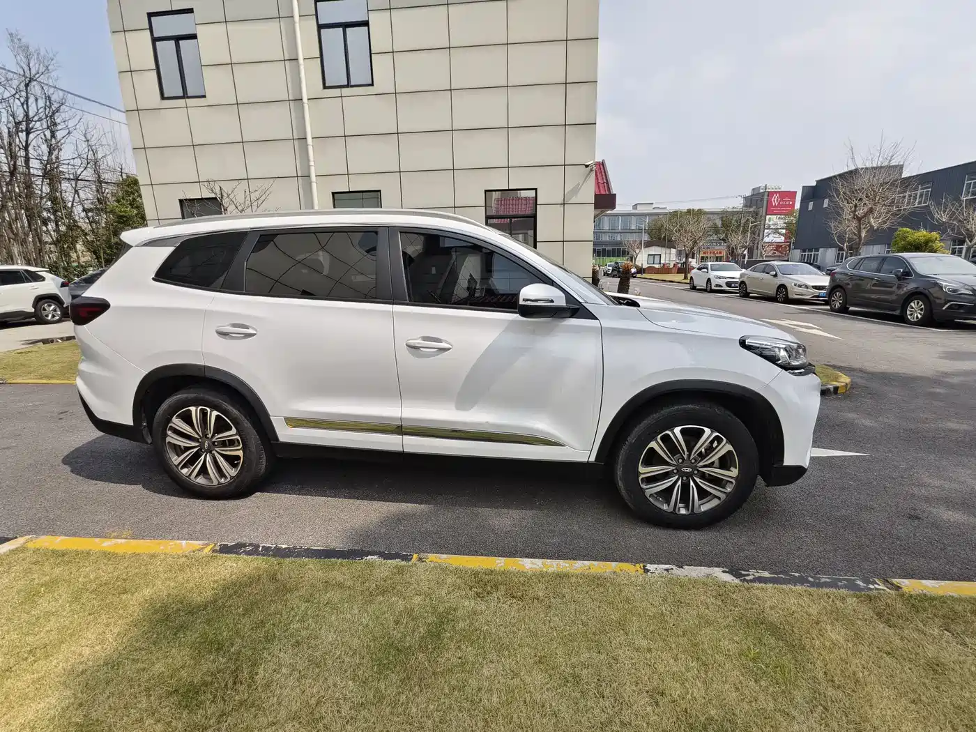 CHERY TIGGO 8