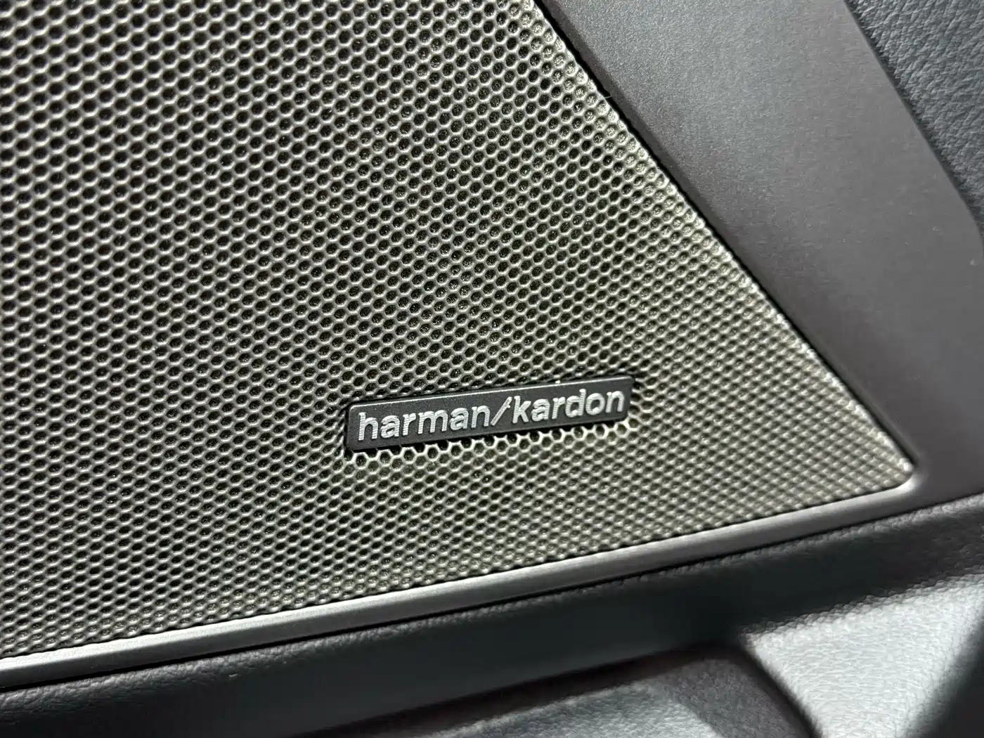 BMW 3 Series 2023 325Li M Sport Black Night Package фото 11