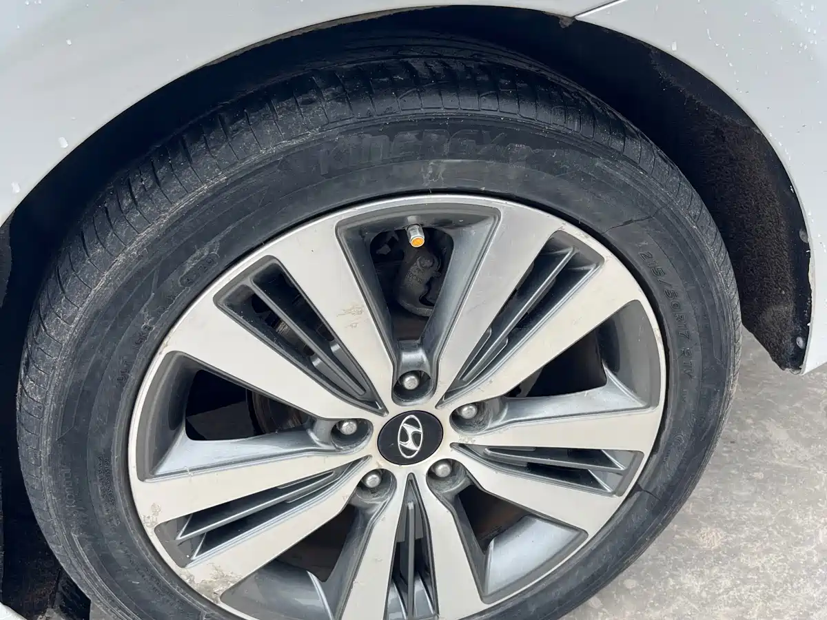 Hyundai Mistra 2016 1.8L Automatic Smart GLS фото 10