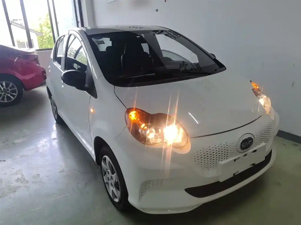 BYD e1 2019 Joy Edition фото 4