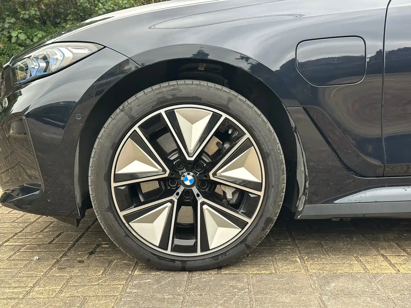 BMW i3 2025 eDrive 40 L Shadow Night Sport Package фото 4