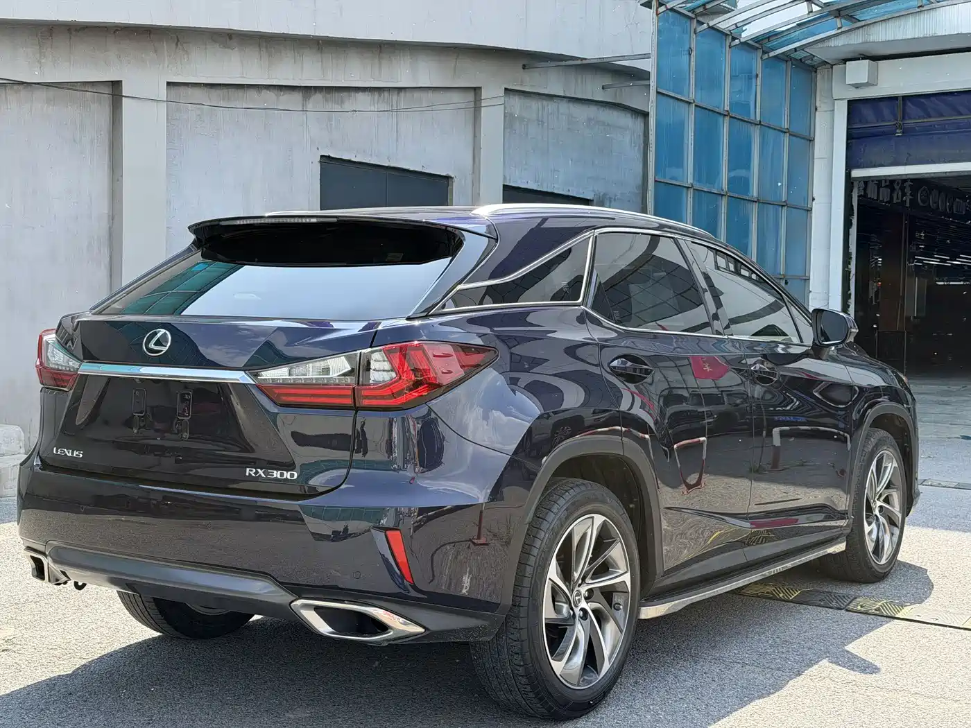Фото 5 - Lexus RX