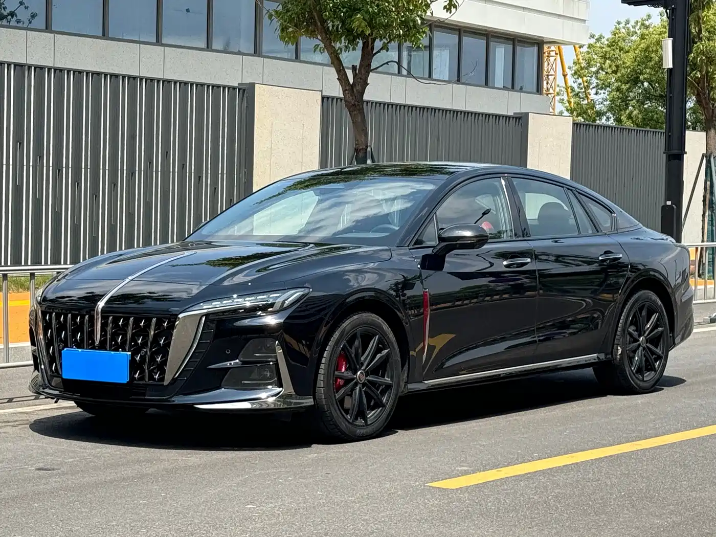 Hongqi H6 2025 Model 2.0T Fashion Edition