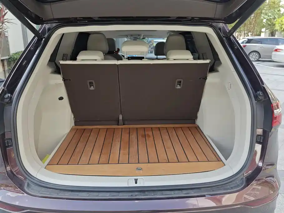 Volkswagen Viloran 2022 380TSI Premium Edition фото 4